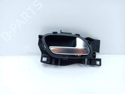 Used Rear right interior door handle Rear right interior door handle 17538124 17538124