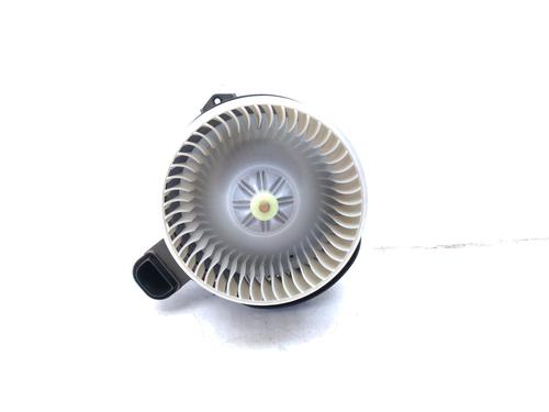 Heater blower motor LAND ROVER RANGE ROVER VELAR (L560) 2.0 D180 TD4 4x4 LR082160