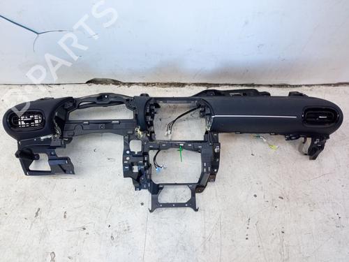 Instrumentbræt TOYOTA YARIS (_P21_, _PA1_, _PH1_) 1.5 Hybrid (MXPH10, MXPH11) (116 hp) 31211563