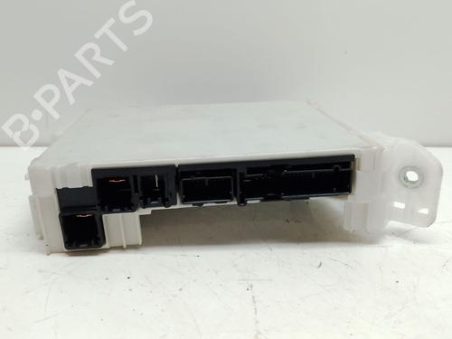 Used Fuse box Fuse box 37427577 37427577
