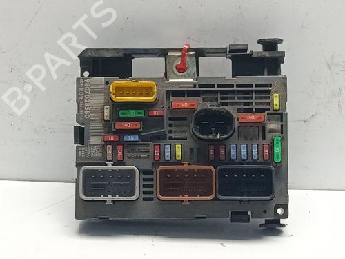 Used Fuse box Fuse box PEUGEOT 5008 (0U_, 0E_) 1.6 BlueHDi 120 (120 hp) 33557416 33557416