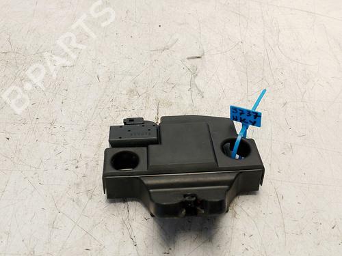 tailgate-lock-lexus-is-ii-_e2_-2005-2006-2007-2008-2009-2010-2011-2012-2013-38069661 main image