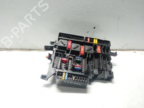 Used Fuse box Fuse box 24315593 24315593