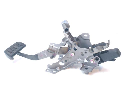 Break pedal TOYOTA YARIS (_P13_)  | BP16772559I19 