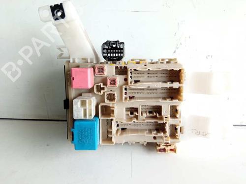 Used Fuse box Fuse box 8813091 8813091