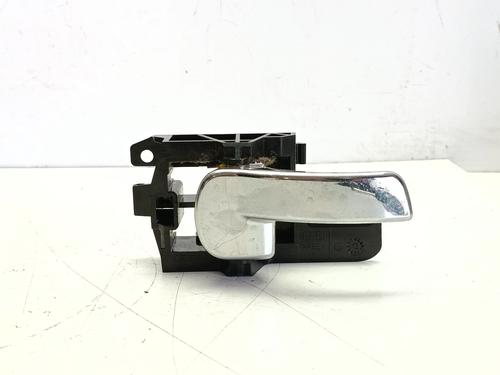 Højre bagtil invendig håndtag Højre bagtil invendig håndtag NISSAN QASHQAI I (J10, NJ10) [2006-2015] 34250758 34250758