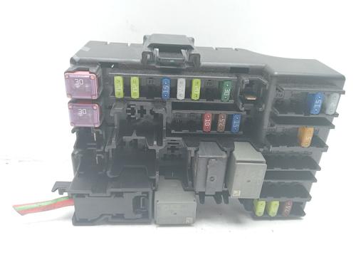 Used Fuse box Fuse box 16028599 16028599