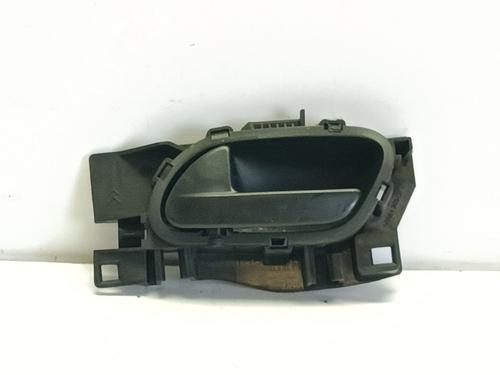 Used Front left interior door handle Front left interior door handle CHEVROLET CRUZE Hatchback (J305) 1.8 (141 hp) 33705795 33705795