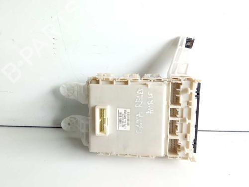 Used Fuse box Fuse box 8810007 8810007