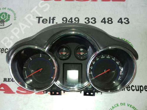 Used Instrument cluster CHEVROLET CRUZE (J300) 2.0 CDI (150 hp) 7955346