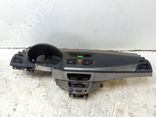 Instrumentbræt RENAULT MEGANE III Hatchback (BZ0/1_, B3_) [2008-2026]  31211565