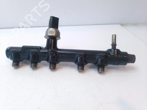 Used Injection rail Injection rail 21050659 21050659