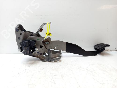 Used Break pedal Break pedal TOYOTA C-HR (_X1_) 1.8 Hybrid (ZYX10_, ZYX11_) (98 hp) 33557370 33557370
