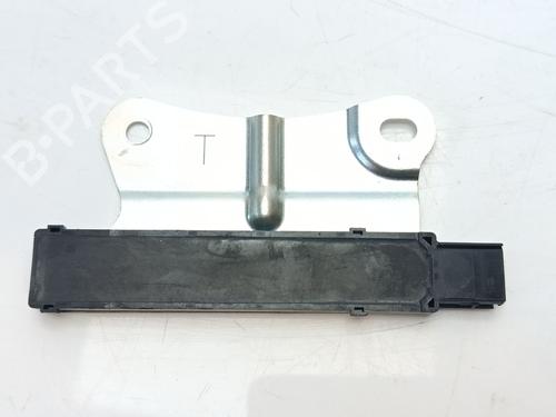 Used Electronic sensor Electronic sensor TOYOTA YARIS (_P21_, _PA1_, _PH1_) 1.5 Hybrid (MXPH10, MXPH11) (116 hp) 37796780 37796780