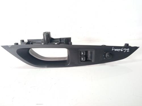Used Front left interior door handle Front left interior door handle SEAT LEON (5F1) 1.6 TDI (90 hp) 10646520 10646520