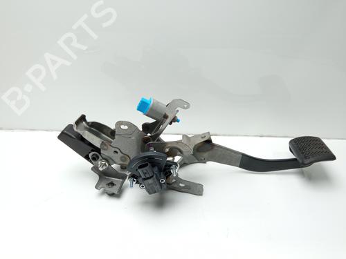 Used Break pedal Break pedal 15852580 15852580