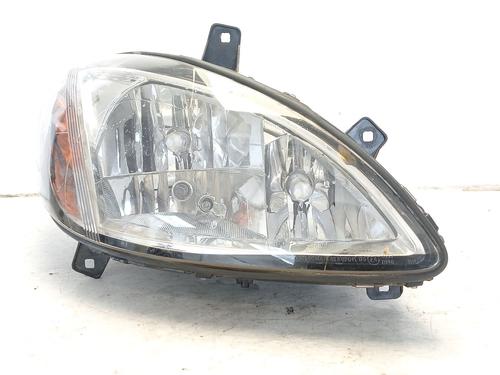 Used Right headlight MERCEDES-BENZ VITO / MIXTO Van (W639) 115 CDI (639.601, 639.603, 639.605) (150 hp) 30519371