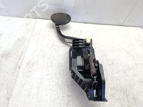 Used Break pedal Break pedal 37270744 37270744