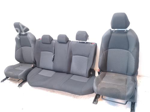 seats-set-toyota-c-hr-_x1_-71018f4010-2016-21726850 main image