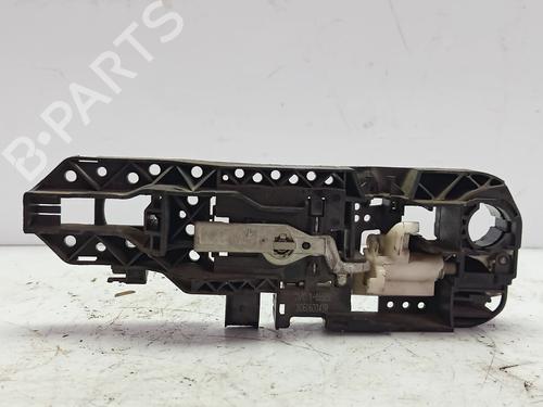 front-right-exterior-door-handle-renault-megane-ii-bm01_-cm01_-2001-2002-2003-2004-2005-2006-2007-2008-2009-2010-2011-2012-31131619 main image