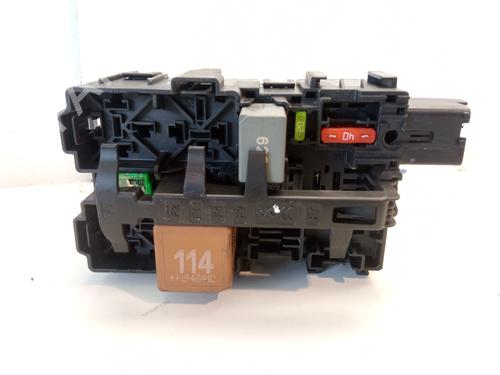 Used Fuse box Fuse box 10114910 10114910