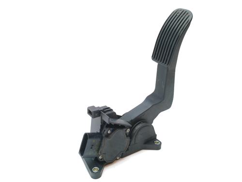 Used Pedal MERCEDES-BENZ SPRINTER 2-t Van (B901, B902) [1995-2006]  18870375
