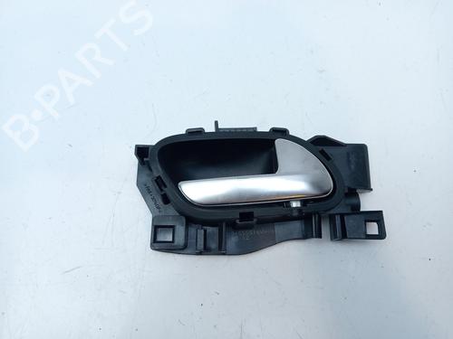 Used Front right interior door handle Front right interior door handle 16153047 16153047