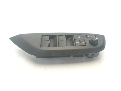 Used Left front window switch TOYOTA YARIS CROSS (MXP_) 1.5 (MXPB10) (125 hp) 31158162