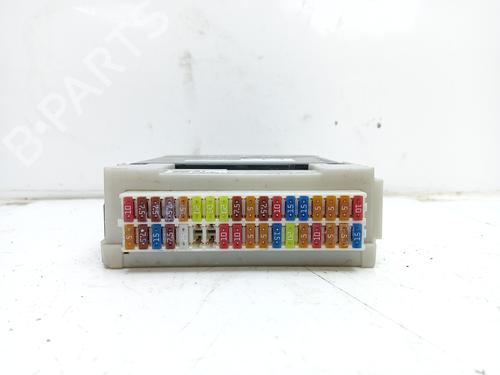 Used Fuse box Fuse box 21063058 21063058