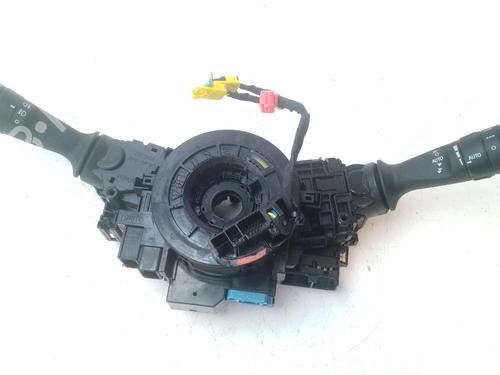 switch-toyota-c-hr-_x1_-2016-26324807 main image