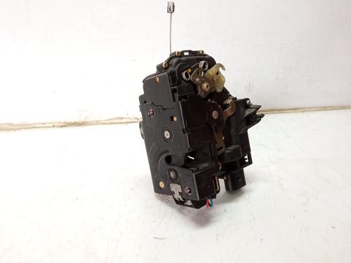 Used Front right lock VW POLO (9N_, 9A_) 1.4 16V (75 hp) 9676201