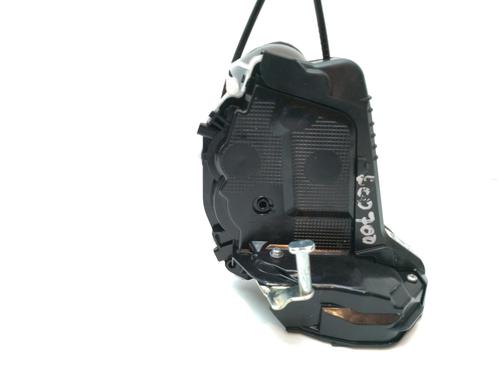 Used Rear left lock TOYOTA YARIS (_P13_) 1.5 Hybrid (NHP130_, NHP130) (101 hp) 12310106