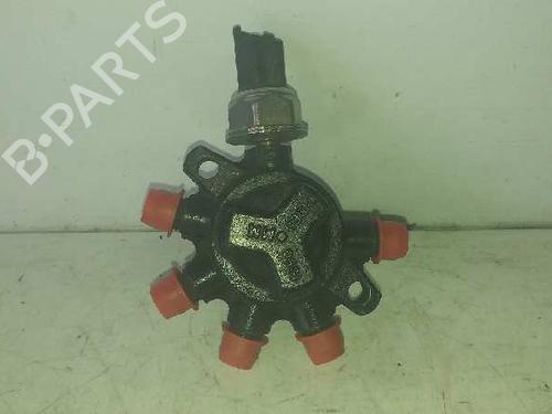 Used Injection rail Injection rail 7958268 7958268