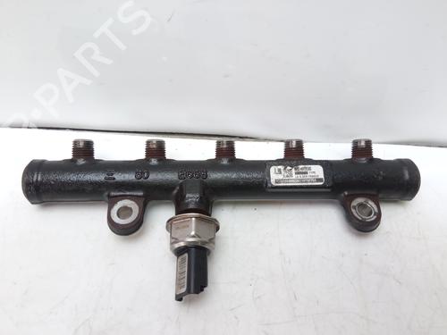 Used Injection rail Injection rail 16200318 16200318