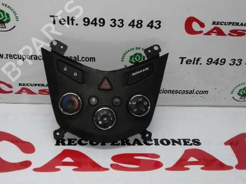 Used Climate control Climate control 7951588 7951588