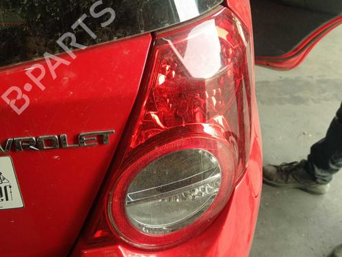 right-taillight-chevrolet-aveo-kalos-hatchback-t250-t255-2006-37696078 main image