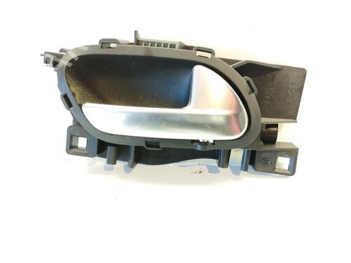 Used Front right interior door handle Front right interior door handle 10174146 10174146