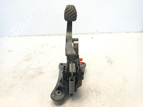 Pédale d'embrayage RENAULT CLIO V (B7_) 1.0 TCe 100 (B7MT) (101 hp) 31188538