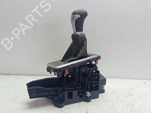 Używane Dźwignia zmiany biegów TOYOTA LAND CRUISER PRADO (_J15_) 3.0 D-4D (KDJ155_, KDJ150_, KDJ150R, KDJ155R) (190 hp) 30689825