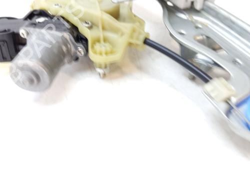 Moteur de lève-vitre arrière droit TOYOTA COROLLA Hatchback (_E21_, _EA1_, _EH1_) | BP30923832E22