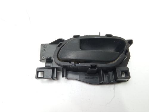Used Front left interior door handle Front left interior door handle 16856230 16856230