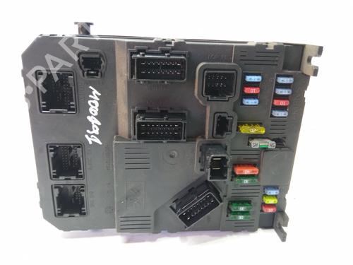 Used Fuse box Fuse box 12310696 12310696