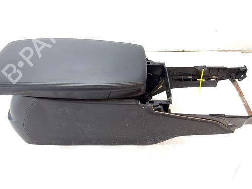 Used Armrest / Center console Armrest / Center console 31190250 31190250