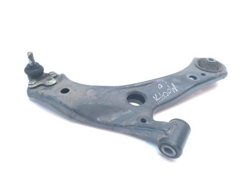 Used Right front suspension arm TOYOTA COROLLA Hatchback (_E21_, _EA1_, _EH1_) 1.8 Hybrid (ZWE211) (98 hp) 16571869
