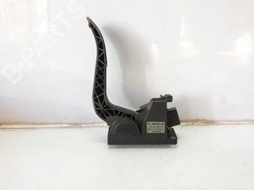 Pedal Pedal MERCEDES-BENZ SPRINTER 2-t Bus (B901, B902) 211 CDI (902.671, 902.672) (109 hp) 10275981 10275981