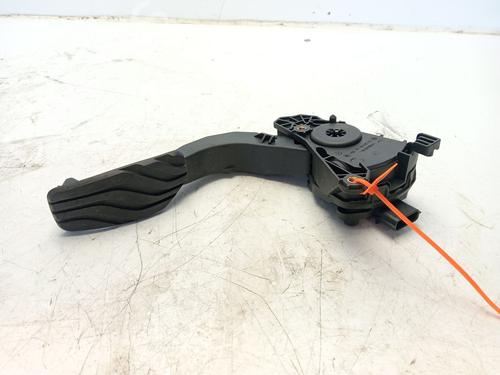 Pedal RENAULT CLIO V (B7_) 1.0 TCe 100 (B7MT) (101 hp) 31188539