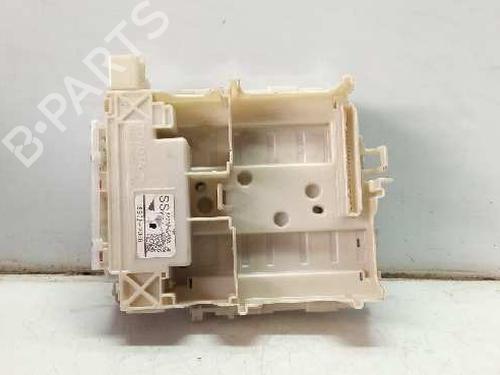 Used Fuse box Fuse box 8793107 8793107