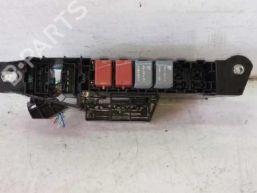Used Fuse box Fuse box 8793102 8793102