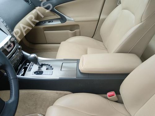 middle-console-lexus-is-ii-_e2_-2005-2006-2007-2008-2009-2010-2011-2012-2013-37695441 main image