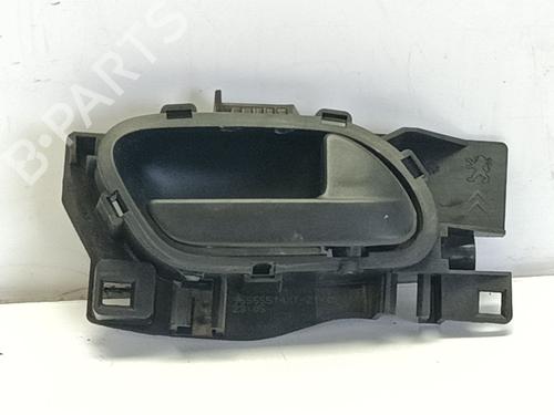 Used Front right interior door handle Front right interior door handle CHEVROLET CRUZE Hatchback (J305) 1.8 (141 hp) 33705794 33705794